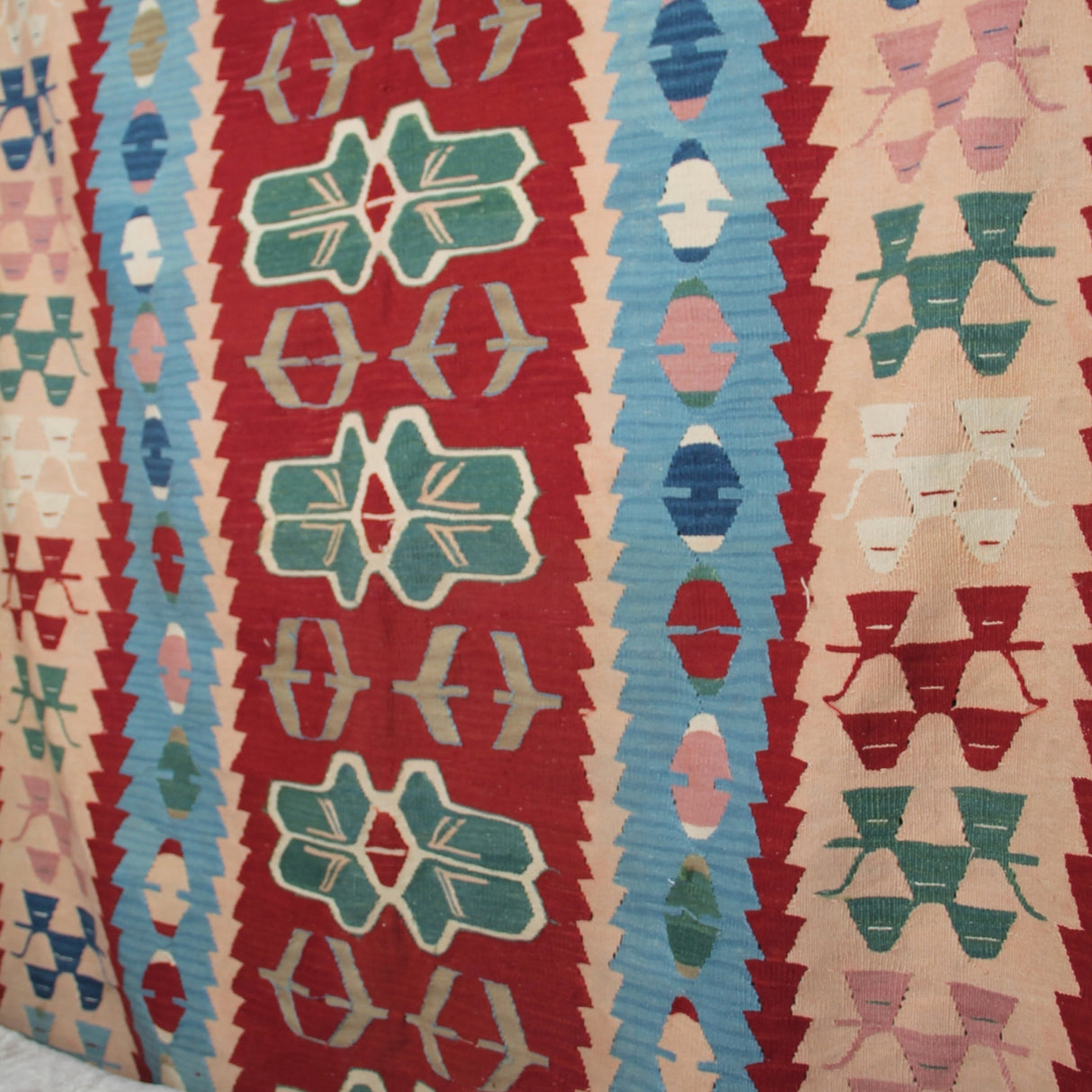 Vintage Tribal Red Kilim - 5x7 ft | Wool Handmade Turkish Rug for Living Room