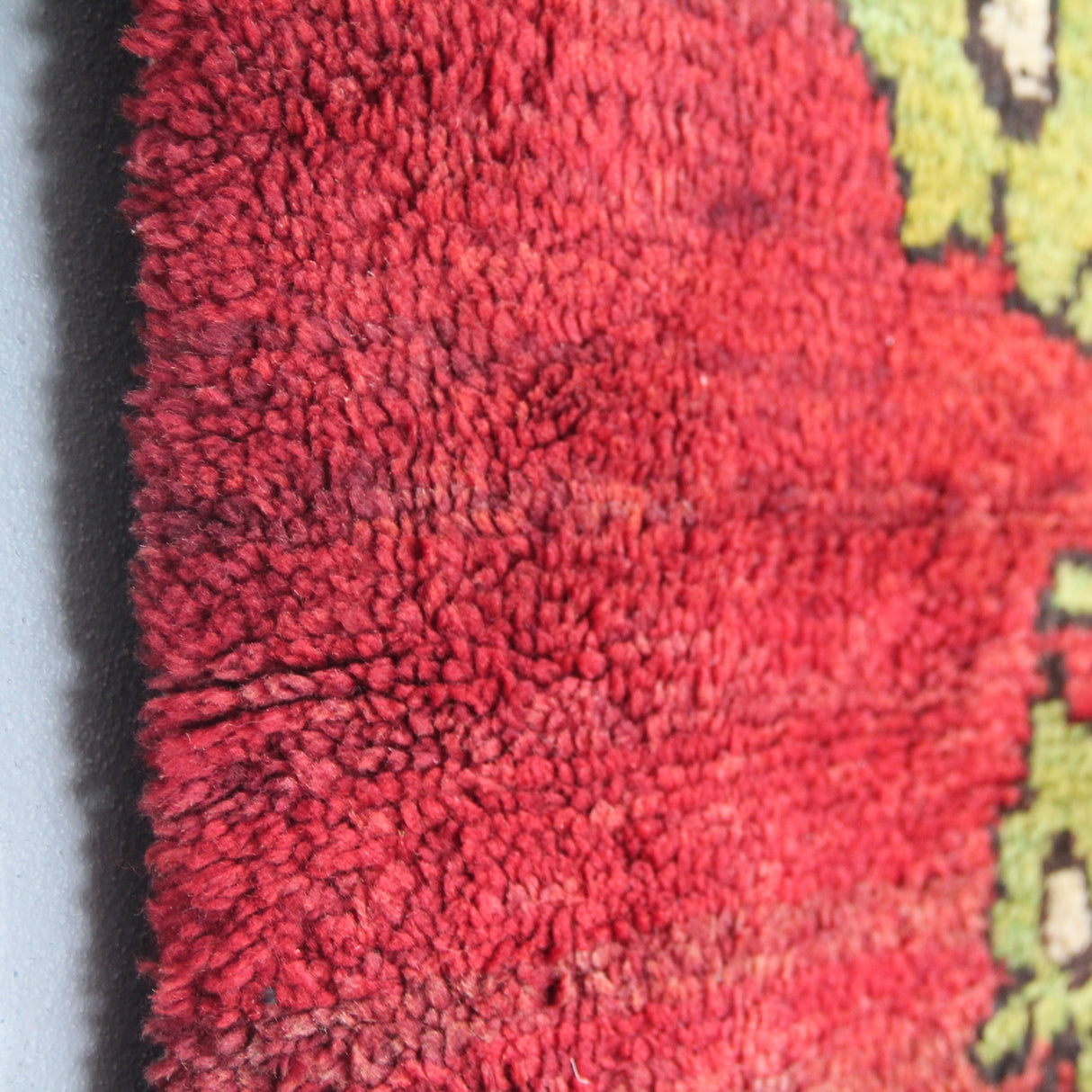 Vintage Handmade Turkish Rug - 5x7 ft | Red Wooly Floral Rug for Bedroom