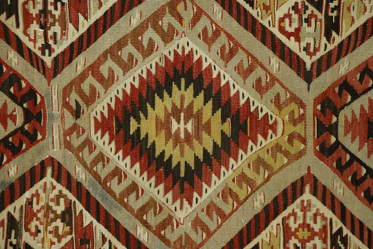 Altınkaya / 5x10 Vintage Rustic Wool Kilim Rug Close Up