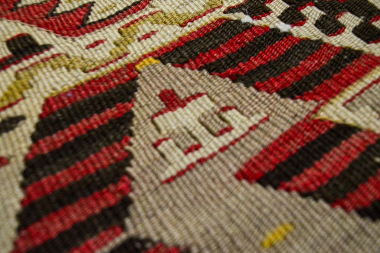 Altınkaya / 5x10 Vintage Rustic Wool Kilim Rug Detail