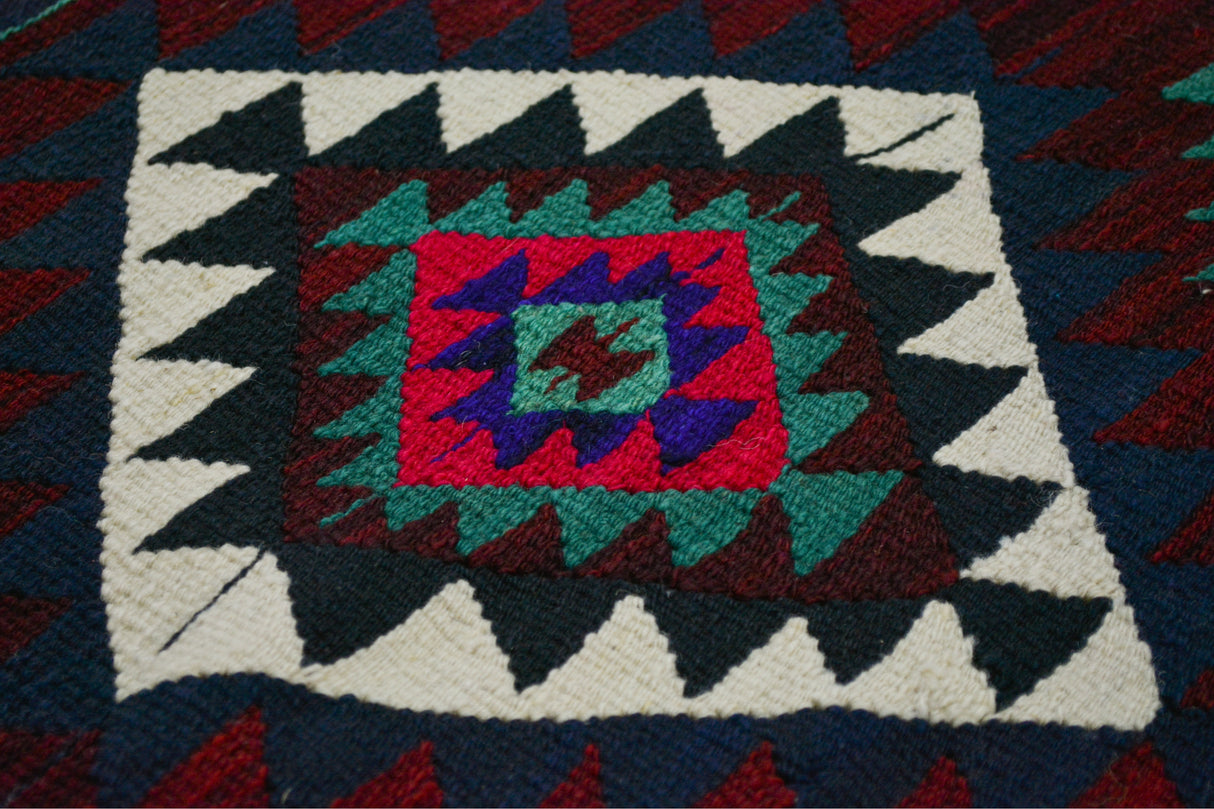 Arslandede / 5x8 Tribal Turkish Boho Kilim Rug Detail