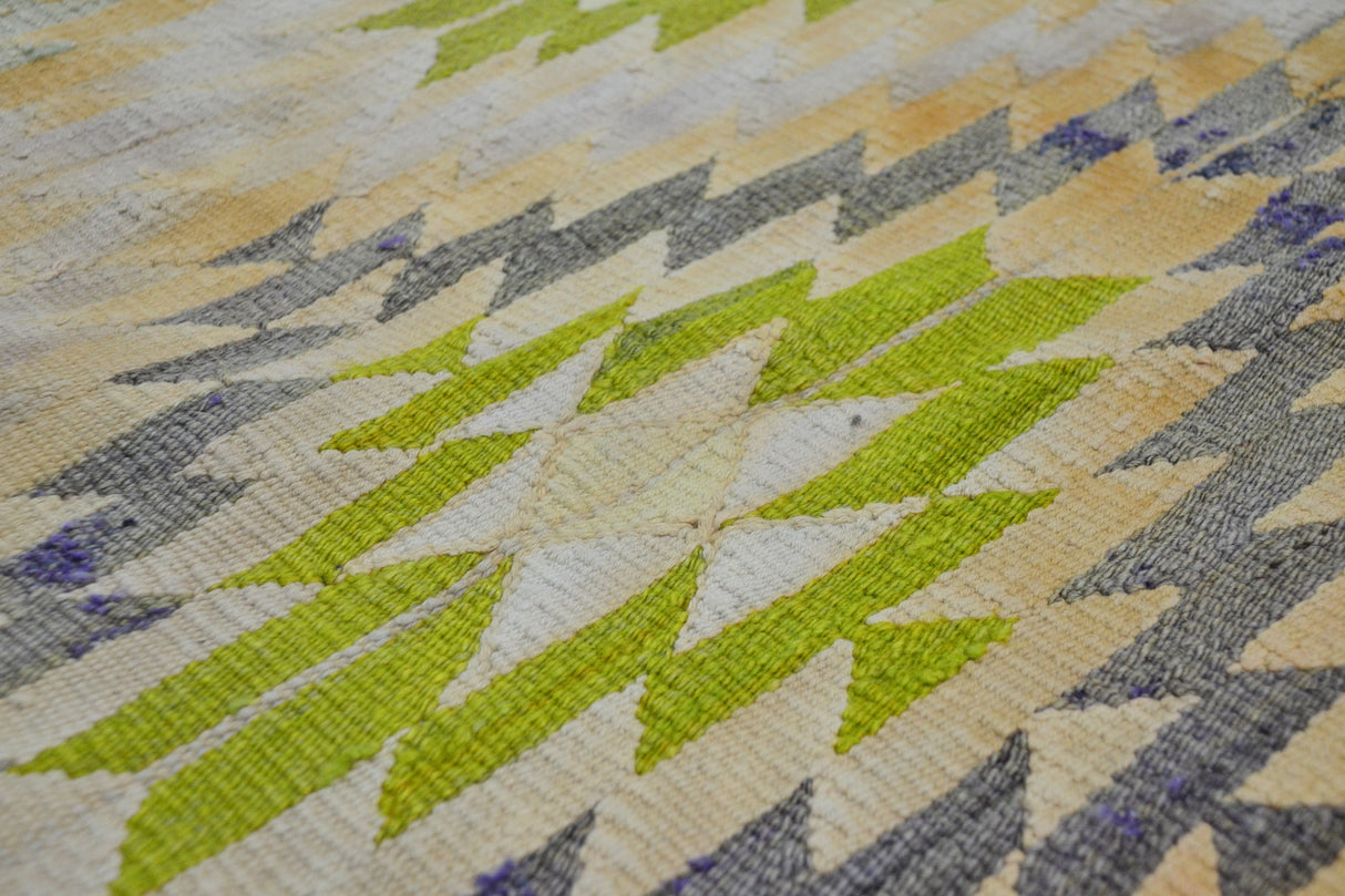 Avdul / 4x8 Muted Vintage Handmade Area Rug Detail