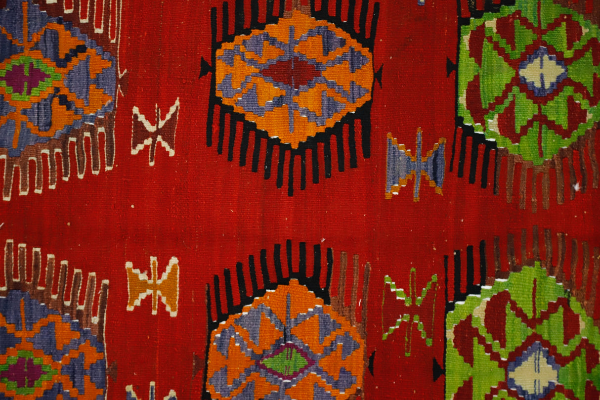Dineksaray / 4x7 Red Turkish Vintage Kilim Rug Close Up
