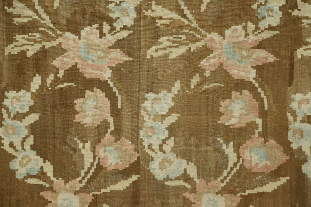 Dogantarla / 6x9 Handmade Vintage Wool Kilim Rug Close Up