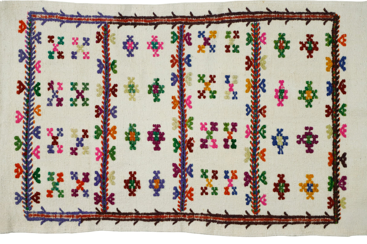 Ekeciktol / 2x10 Beige Bohemian Kilim Runner Close Up