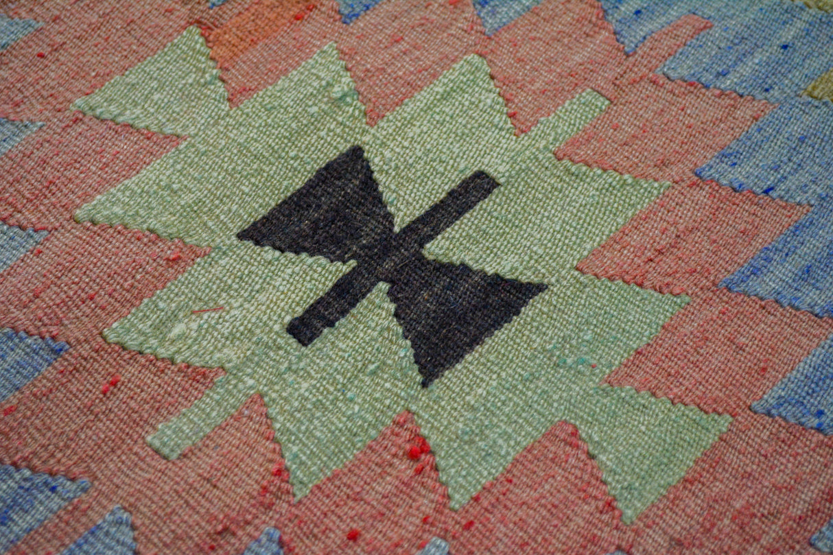 Emirli / 6x10 Geometric Vintage Wool Kilim Rug Detail