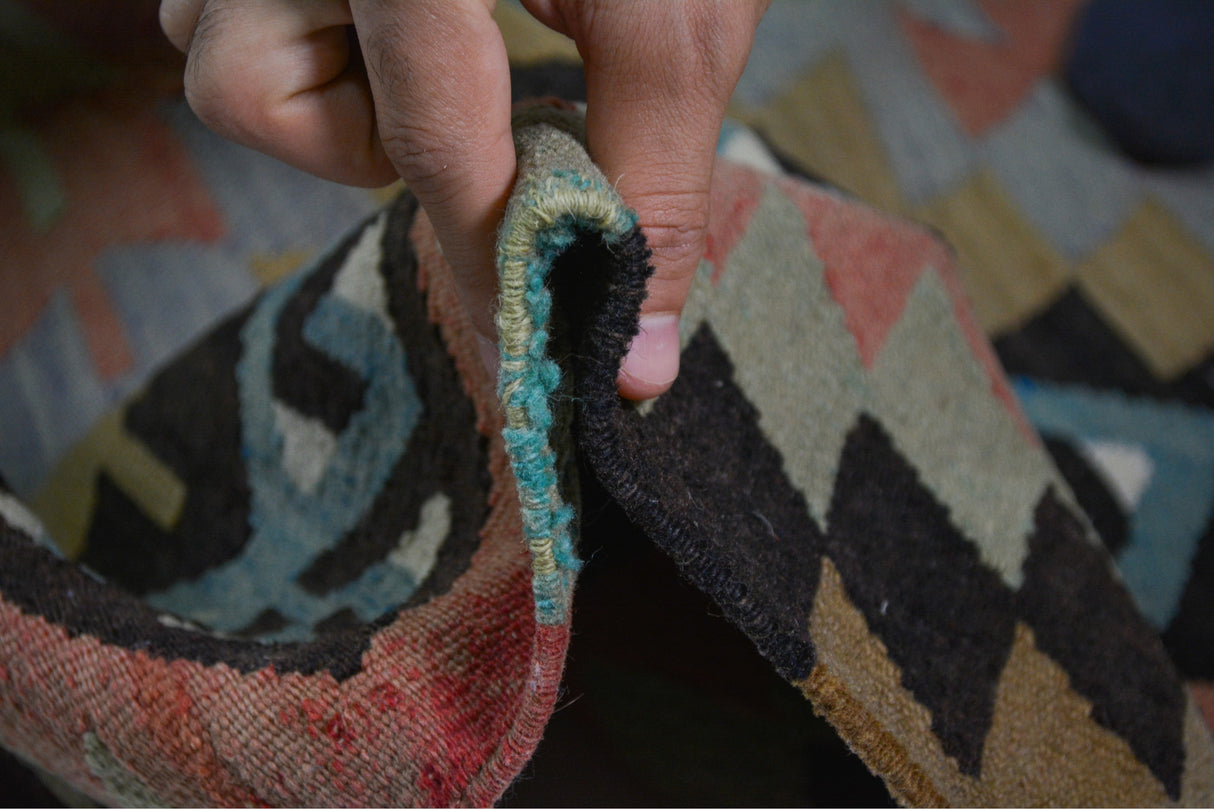 Emirli / 6x10 Geometric Vintage Wool Kilim Rug Thickness