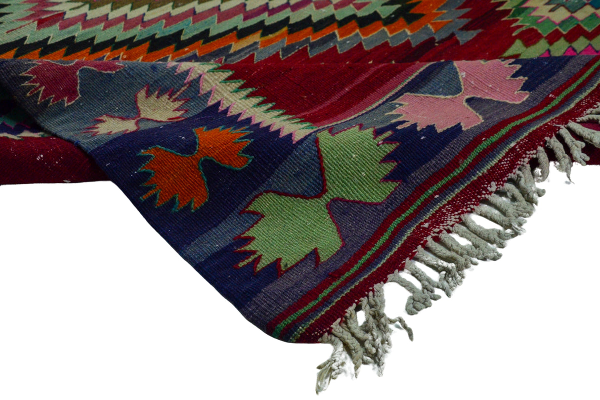 Esenli / 5x9 Bohemian Wool Tribal Kilim Rug Texture