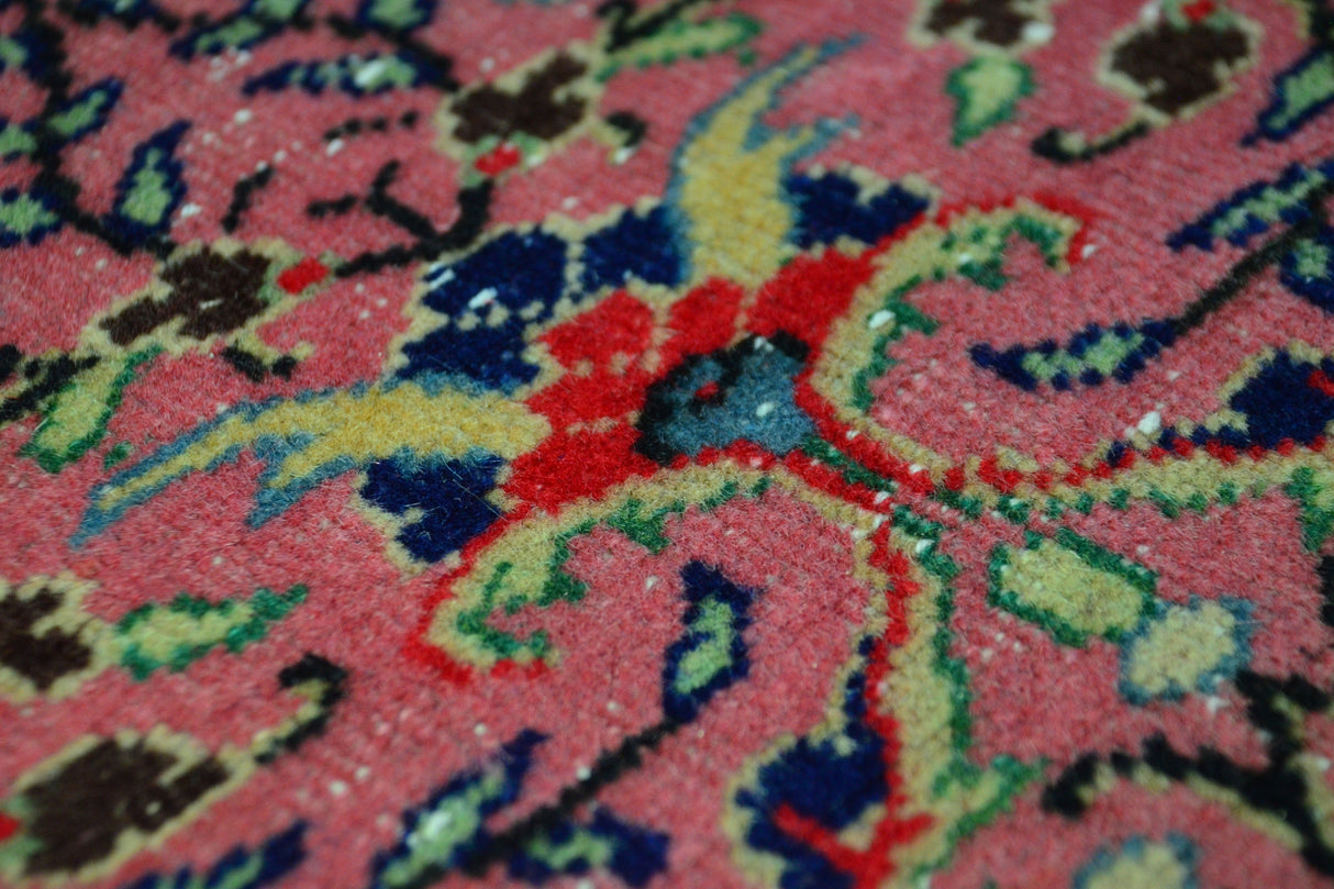 Gergeme / 7x11 Pink Oversize Vintage Carpet Detail