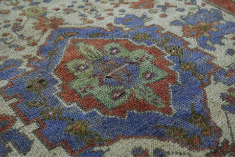 Guzelyurt / 5x9 Boho Wool Vintage Rug Detail