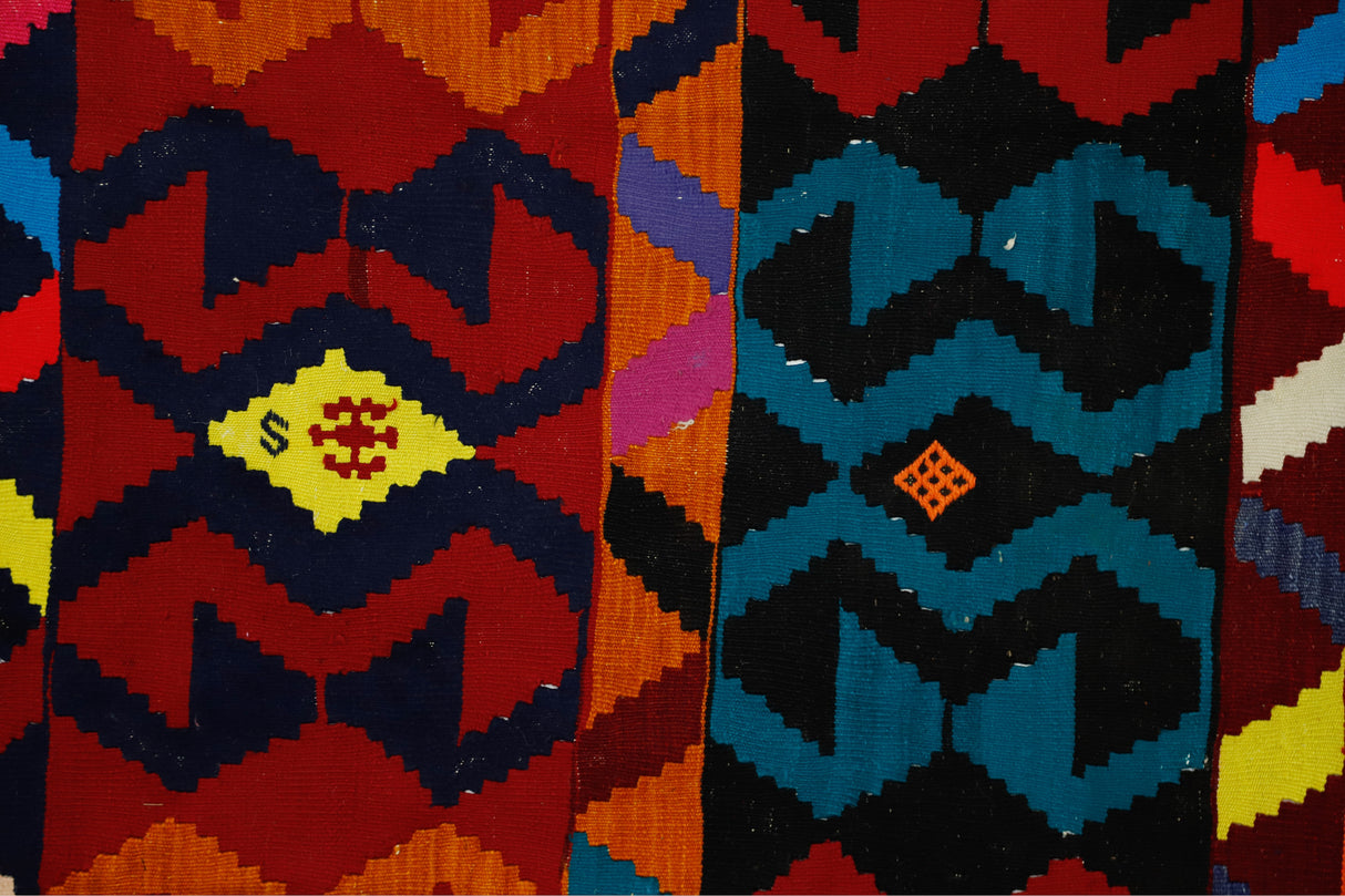 Kagızman / 6x10 Multi-Color Oriental Tribal Kilim Rug Close Up