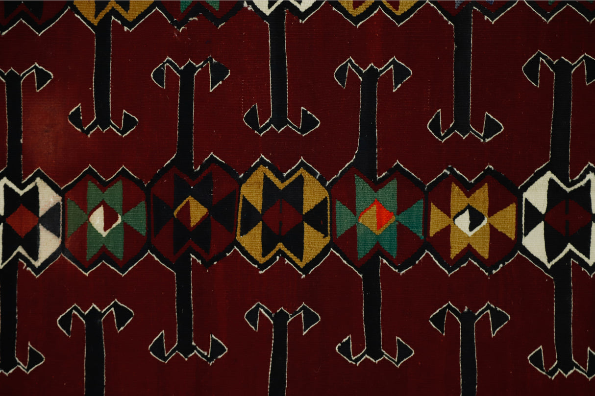 Karakece / 5x7 Antique Red Boho Kilim Rug Close Up