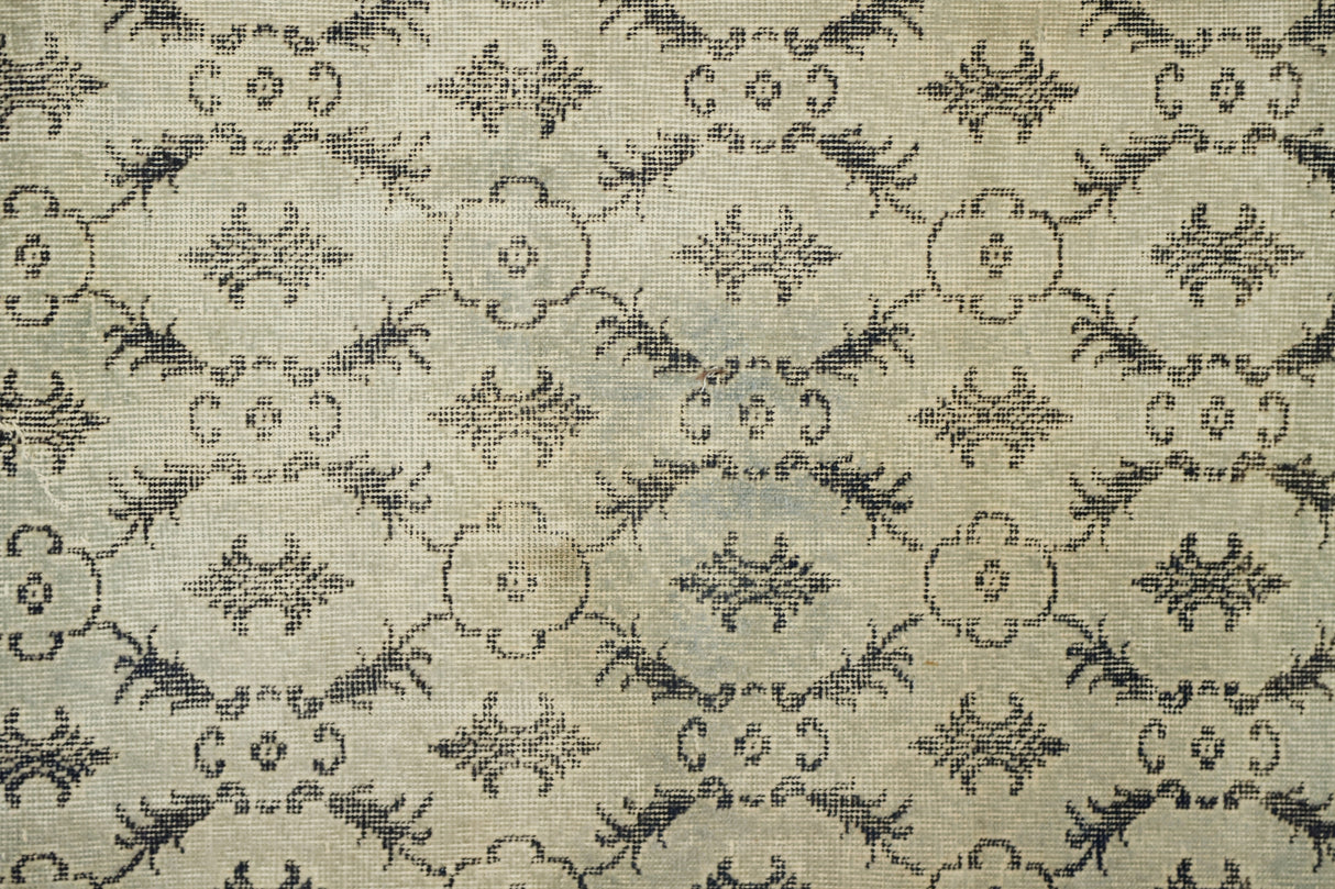 Kemer / 2x11 Vintage Wool Hallway Rug Runner Close Up