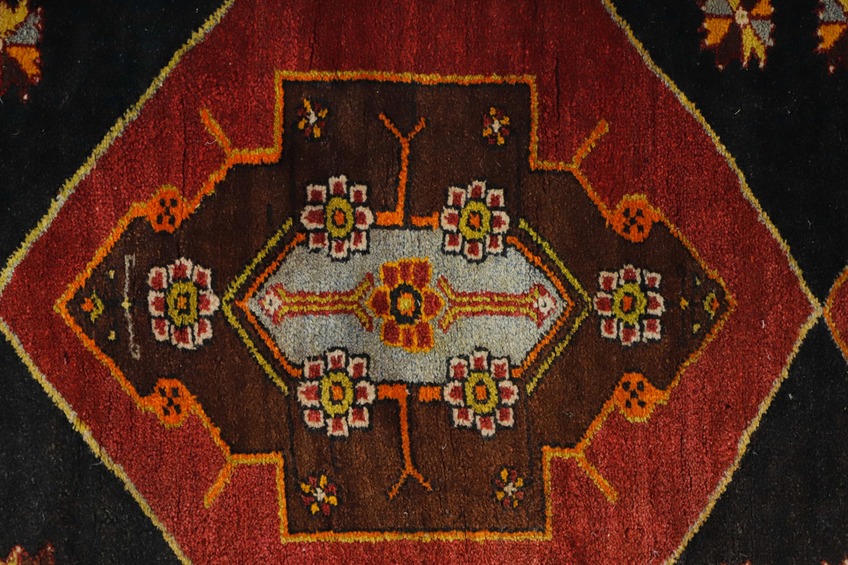 Savcun / 2x12 Oriental Wool Handmade Rug Runner Close Up