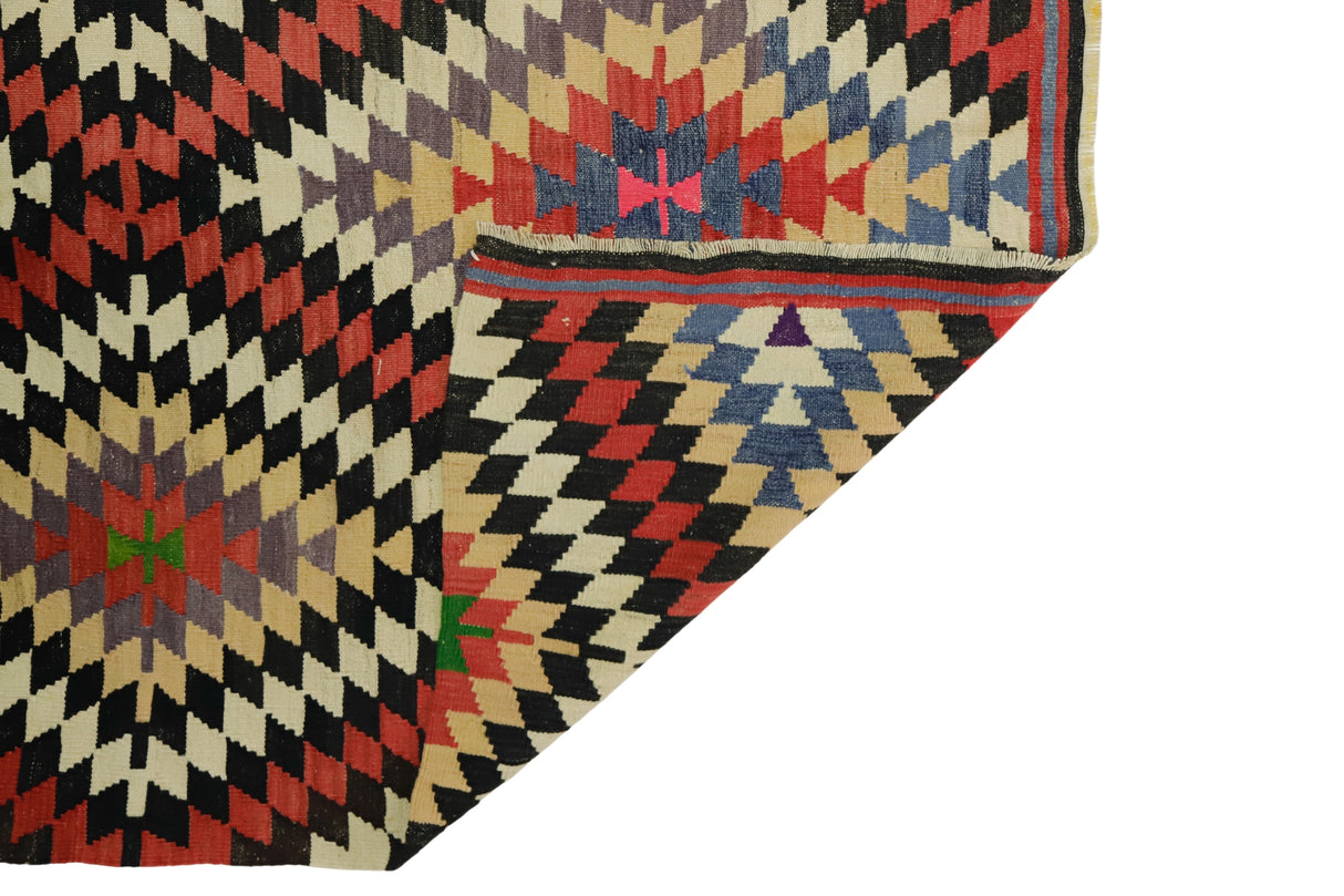 Selviler / 5x8 Rustic Vintage Area Kilim Rug Back Side