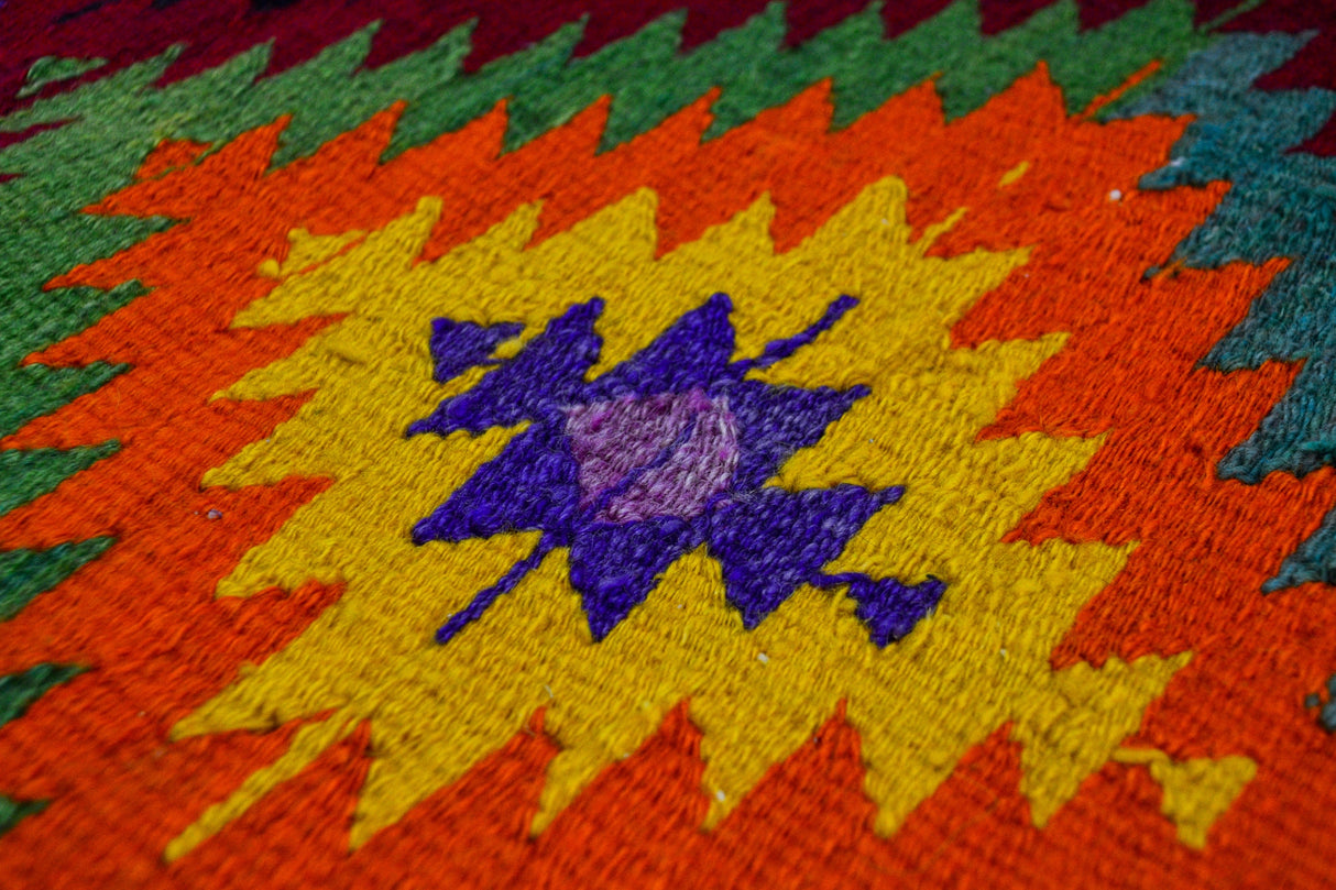 Sirge / 3x3 Bohemian Oriental Area Kilim Rug Detail