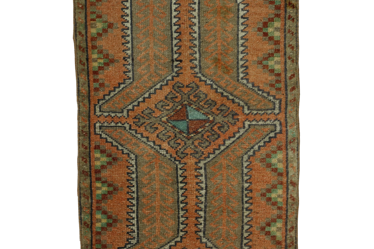 Sultanhan / 1x3 Wool Vintage Turkish Rug Close Up
