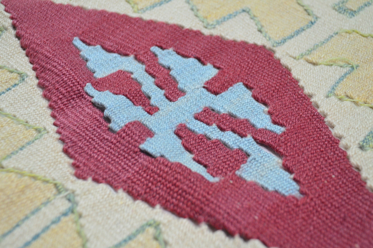 Tomarza / 3x5 Bohemian Wool Turkish Kilim Rug Detail