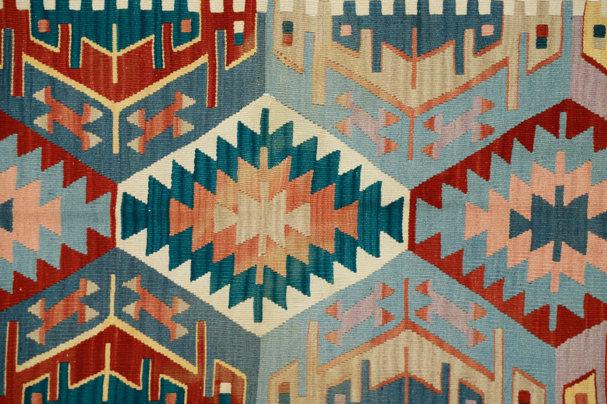Yakamoz / 3x5 Bohemian Vintage Area Kilim Rug Close Up