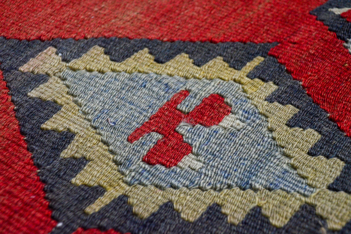 Yelbeyi / 8x11 Oversize Red Turkish Kilim Rug Detail