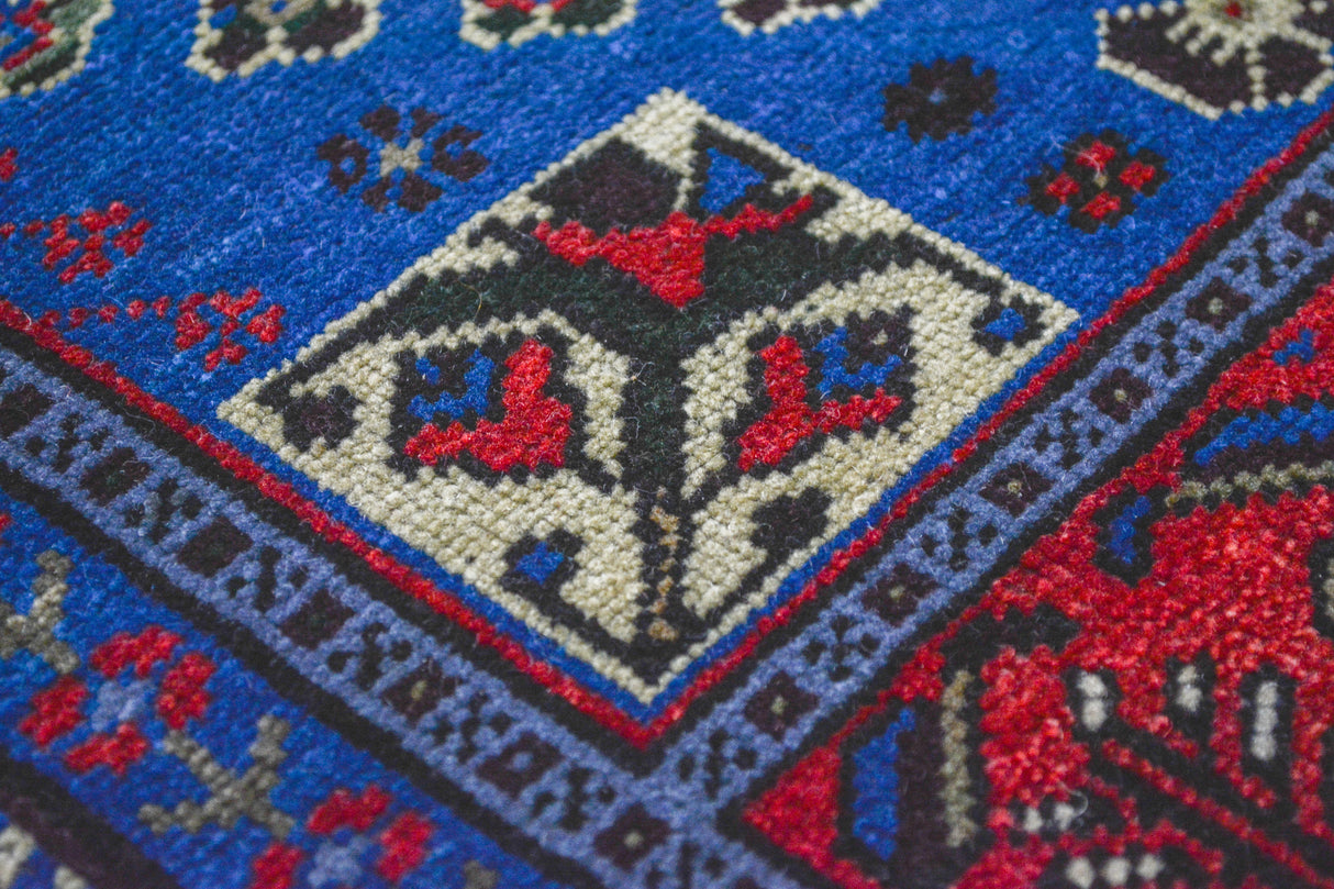 Yenice / 1x3 Blue Vintage Turkish Area Rug Detail