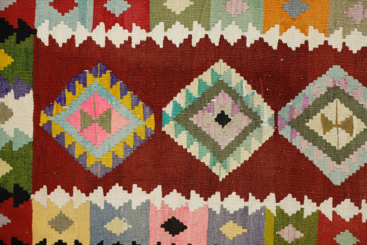 Zaferiye / 5x7 Wool Oriental Handmade Kilim Rug Close Up