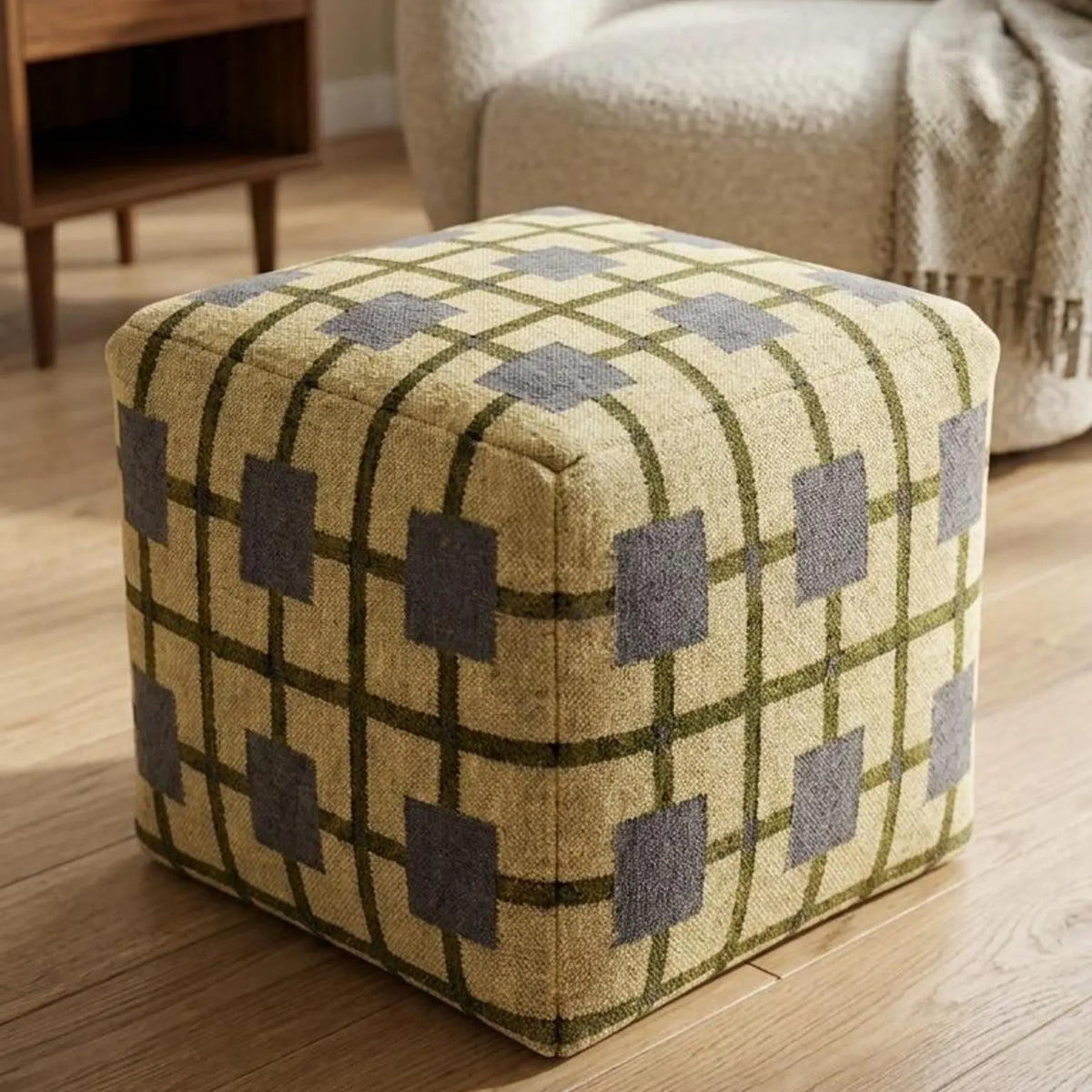 Modern Style Ottoman | Design Morganite