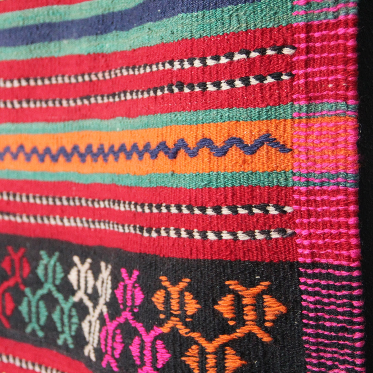 Vintage Pink Boho Rug - 6x9 ft | Handmade Turkish Wool Kilim for Living Room