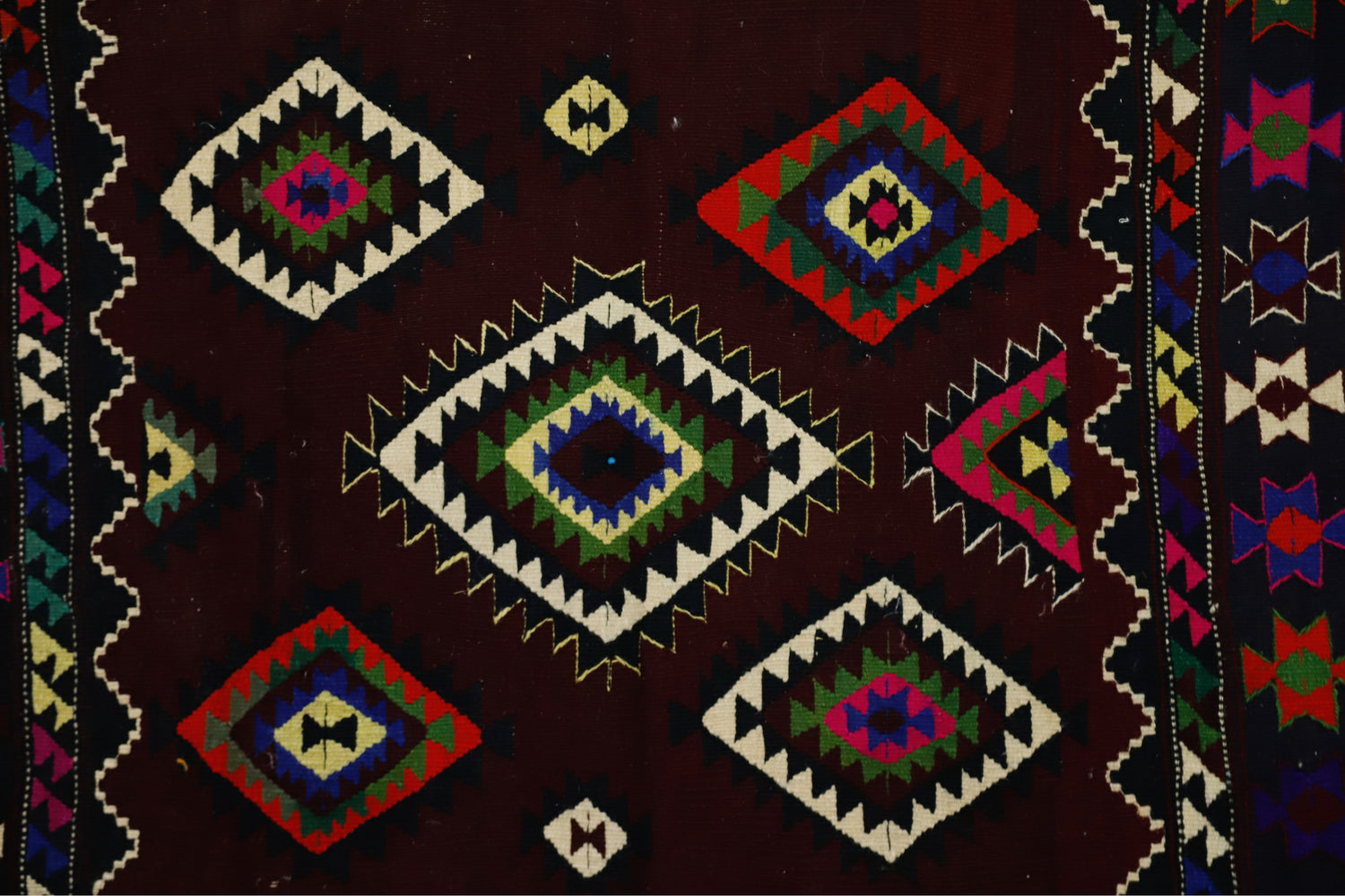 Aslanapa / 2x3 Red Tribal Turkish Kilim Rug Close Up