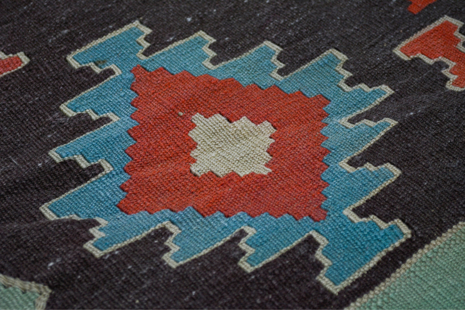 Asmakaya / 5x8 Green Vintage Oriental Kilim Detail
