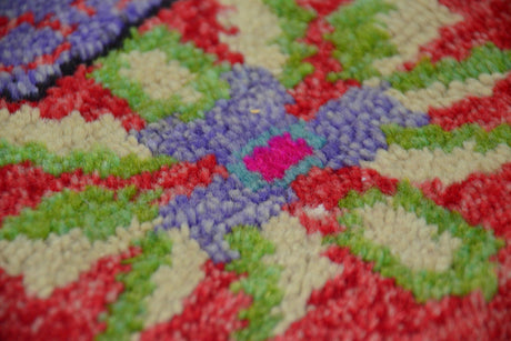 Bozen / 2x3 Vintage Floral Handmade Area Rug Detail
