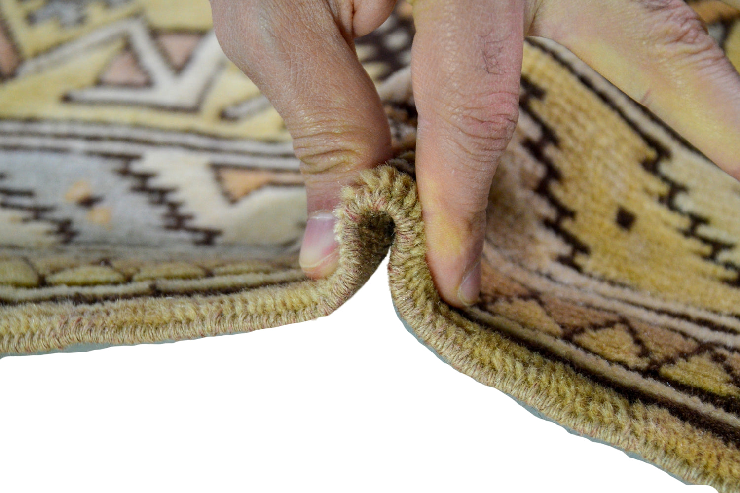 Bozyer / 4x6 Muted Vintage Wool Area Rug Thickness