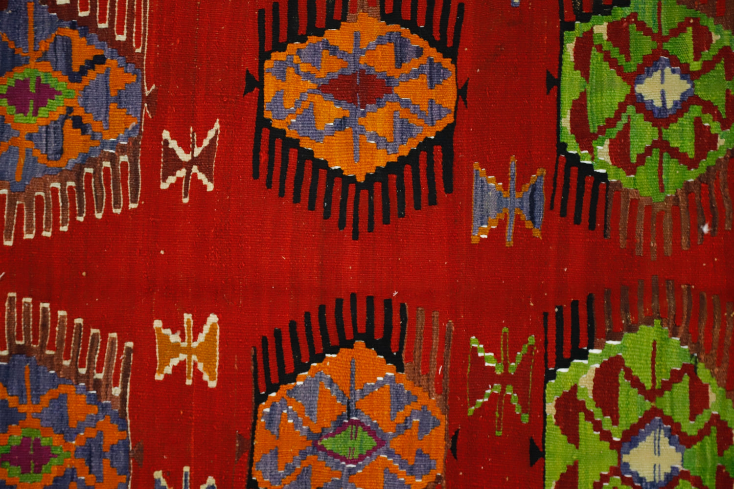 Dineksaray / 4x7 Red Turkish Vintage Kilim Rug Close Up