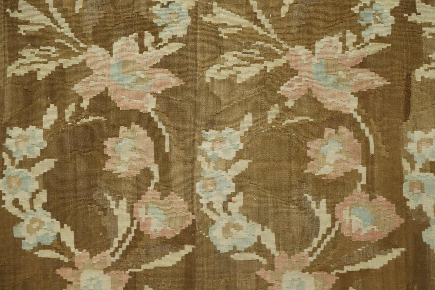 Dogantarla / 6x9 Handmade Vintage Wool Kilim Rug Close Up