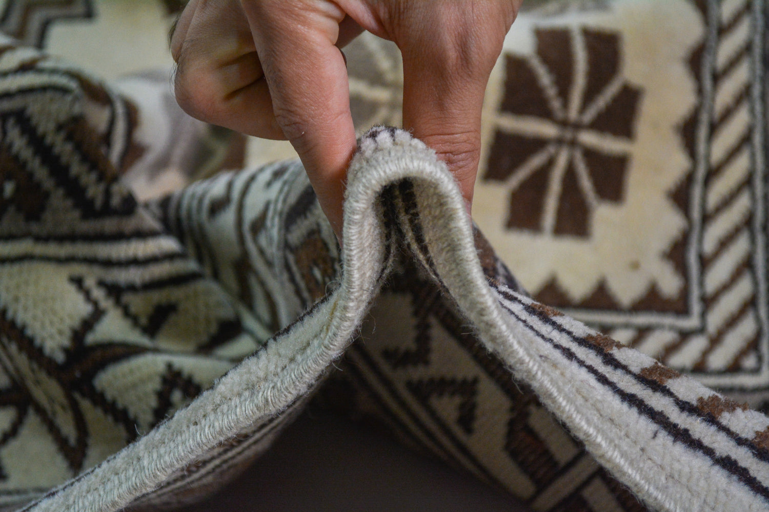 Dursunbey / 5x8 Neutral Vintage Oriental Rug Thickness