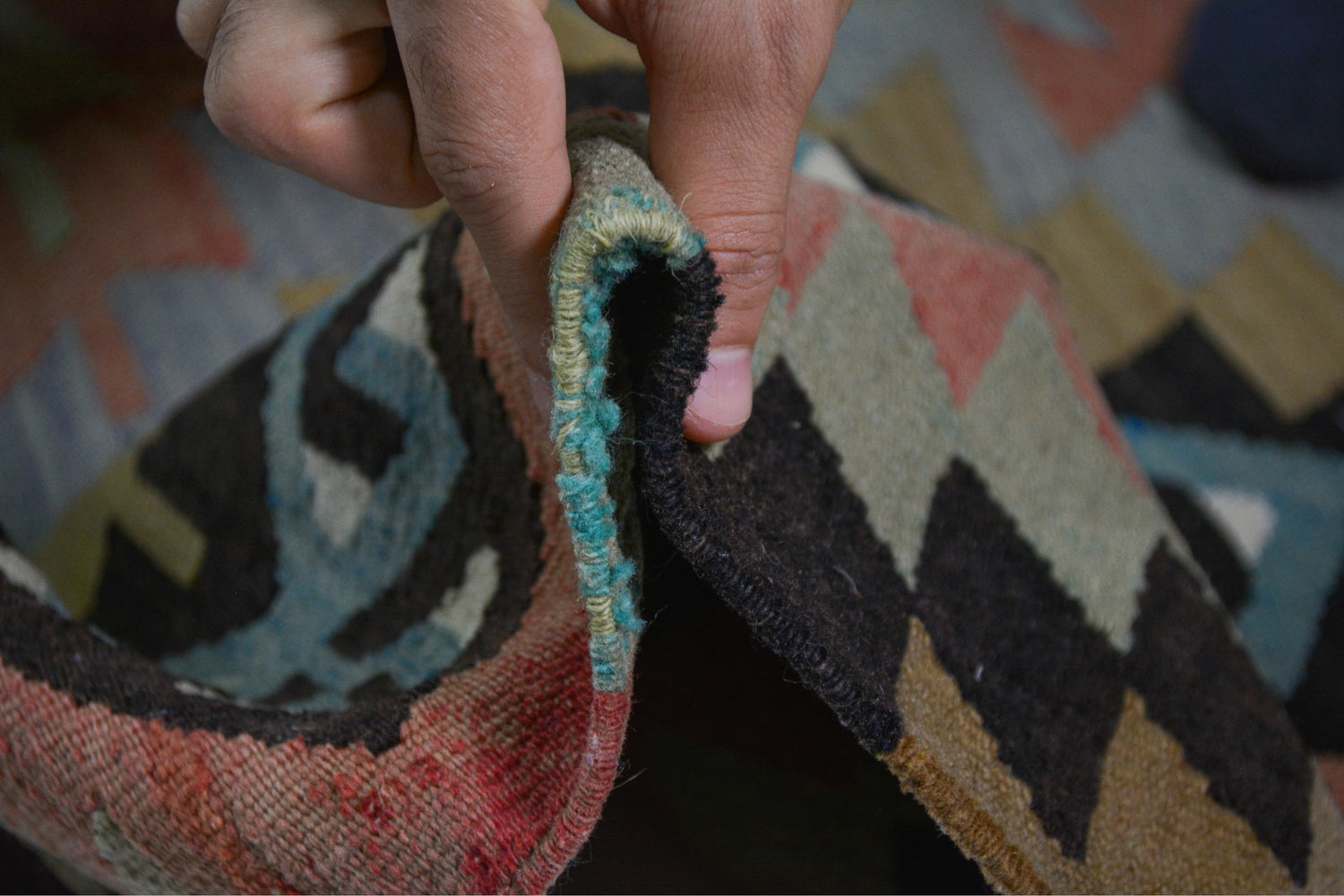 Emirli / 6x10 Geometric Vintage Wool Kilim Rug Thickness