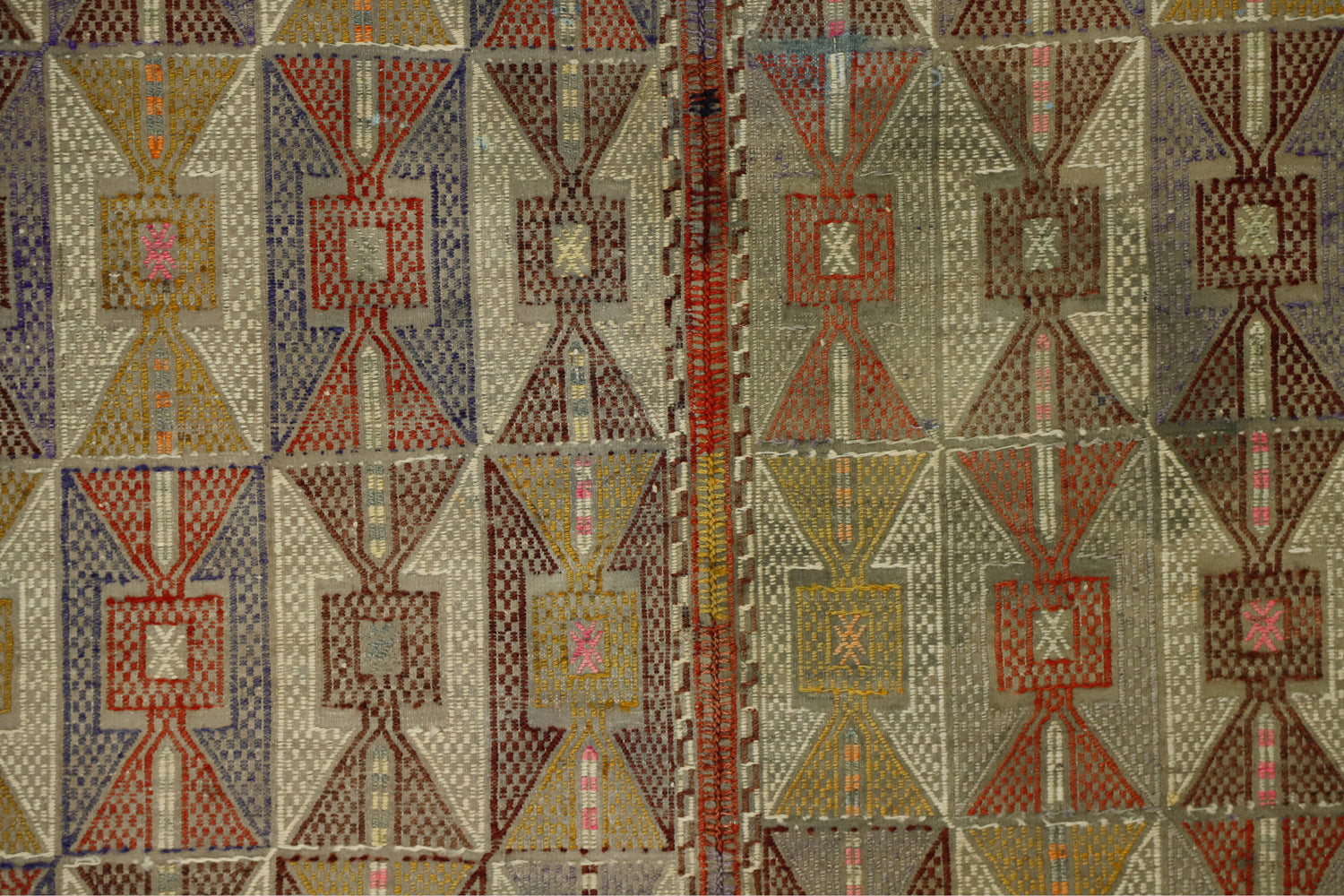 Eskil / 5x9 Vintage Tribal Kilim Rug Close Up