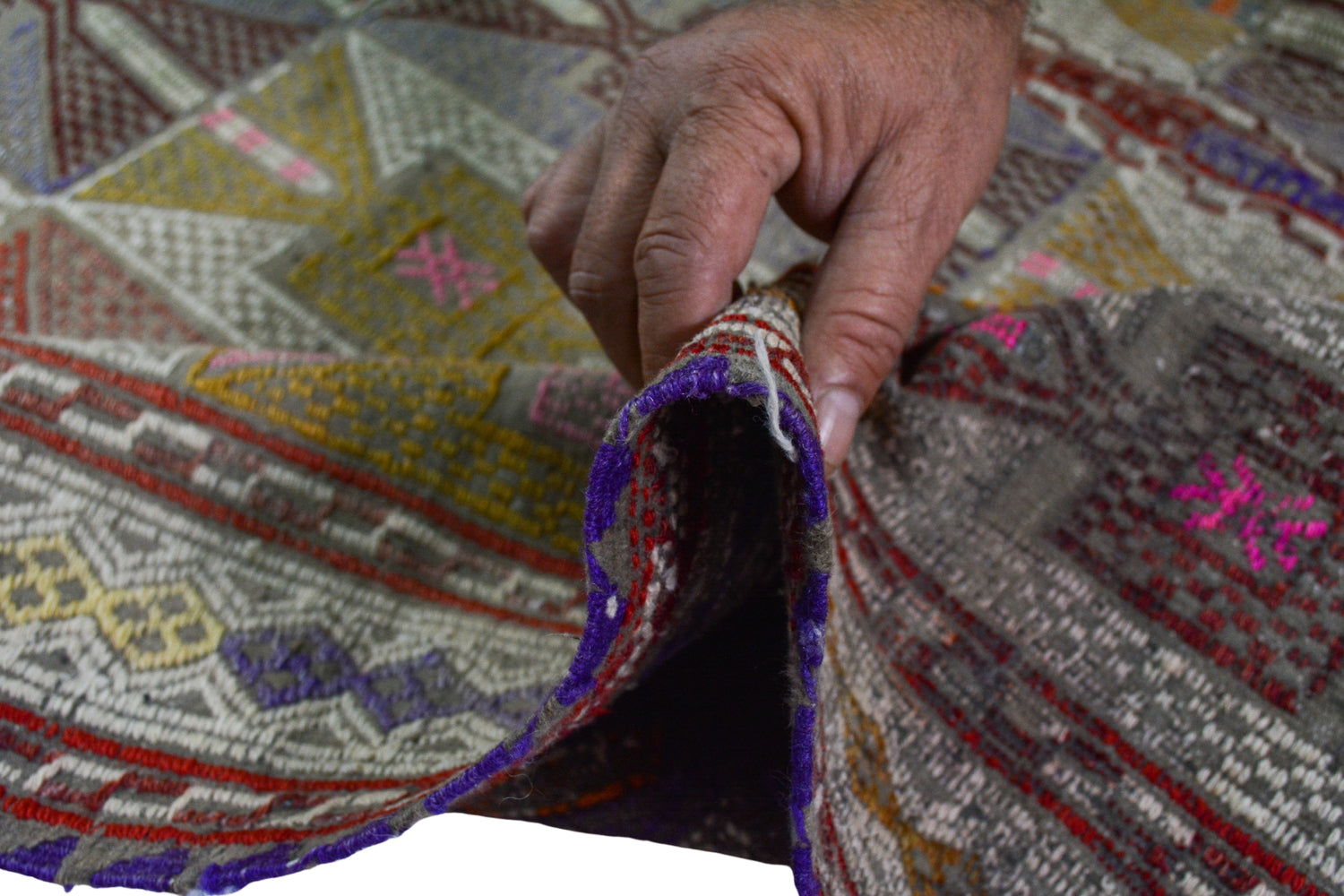 Eskil / 5x9 Vintage Tribal Kilim Rug Thickness