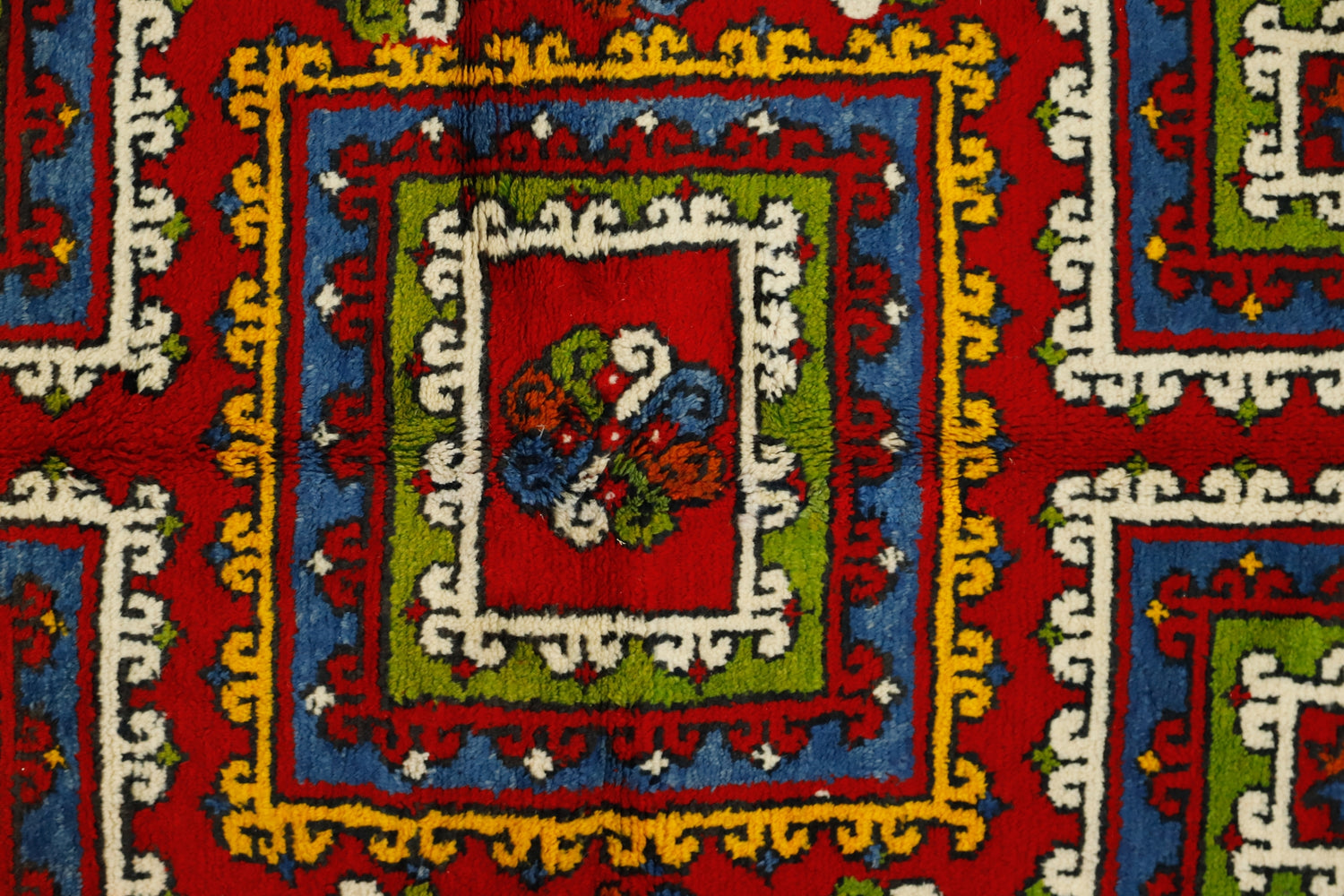 Gelibolu / 5x7 Vintage Handmade Turkish Area Rug Close Up