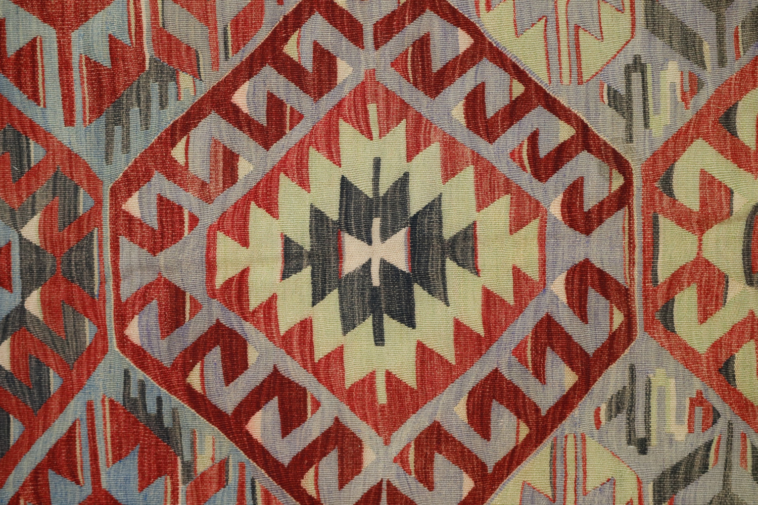 Hisar / 4x9 Vintage Rustic Southwestern Kilim Rug Close Up