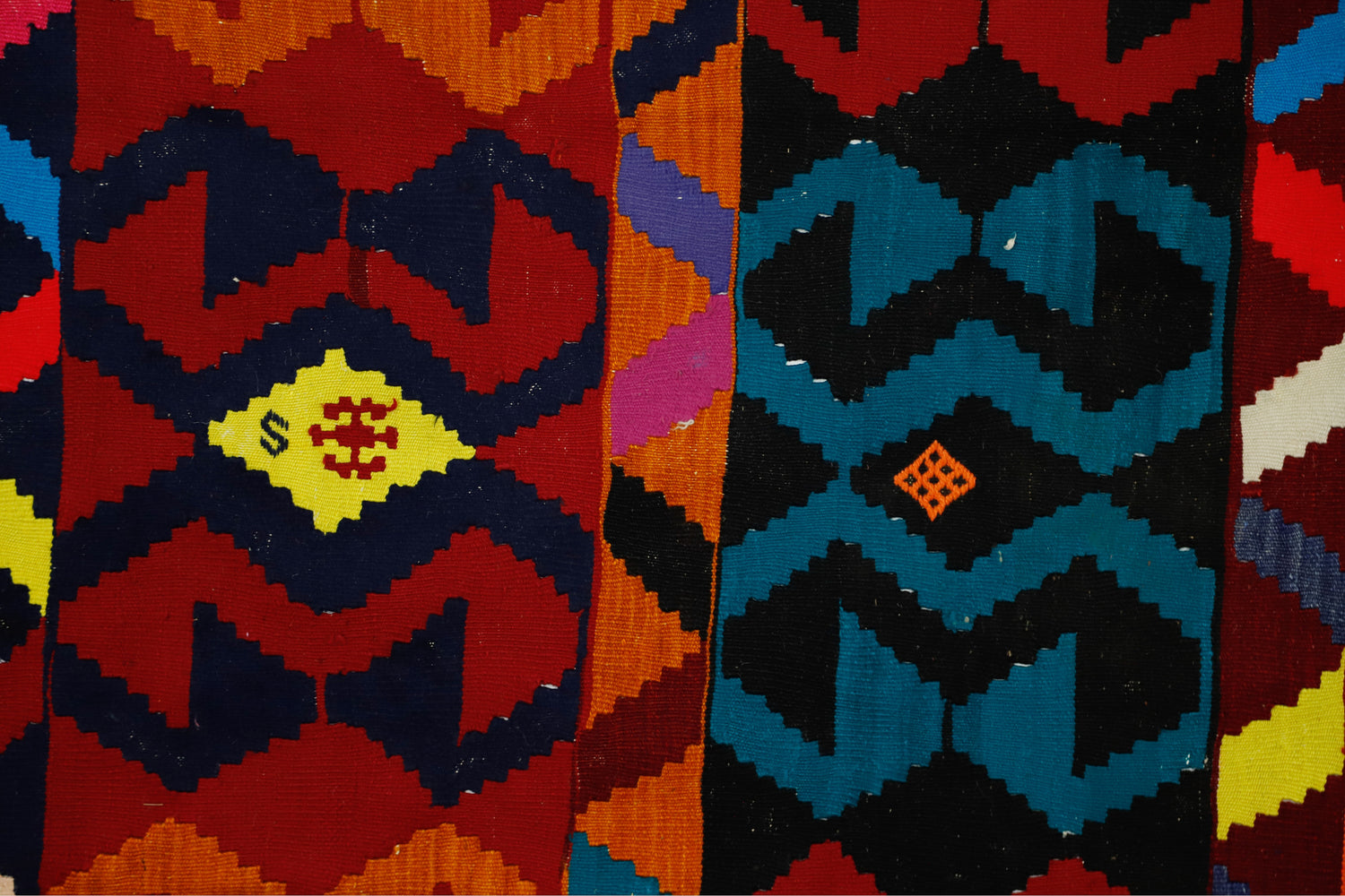 Kagızman / 6x10 Multi-Color Oriental Tribal Kilim Rug Close Up