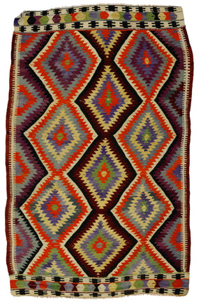 Karadere / 5x7 Tribal Turkish Boho Kilim Rug Front Side