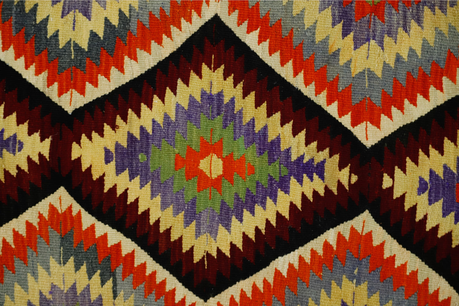 Karadere / 5x7 Tribal Turkish Boho Kilim Rug Front Side Close Up