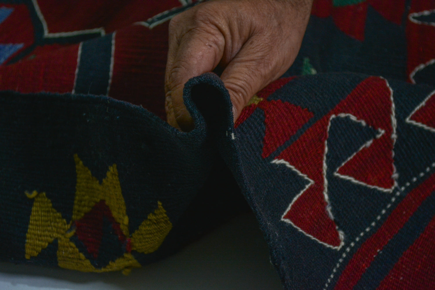 Karakece / 5x7 Antique Red Boho Kilim Rug Back Thickness