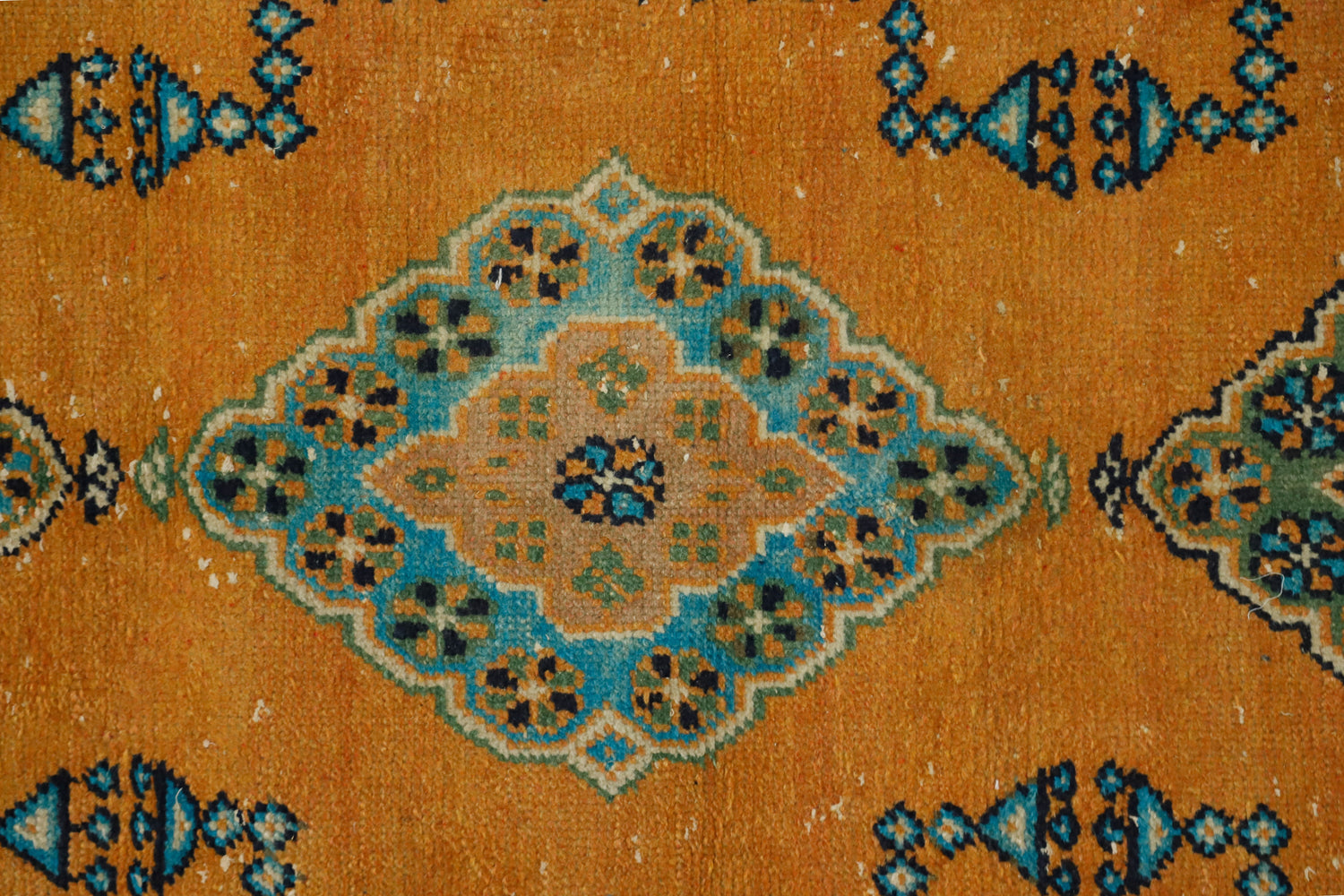 Karatay / 2x11 Vintage Boho Rug Runner Close Up