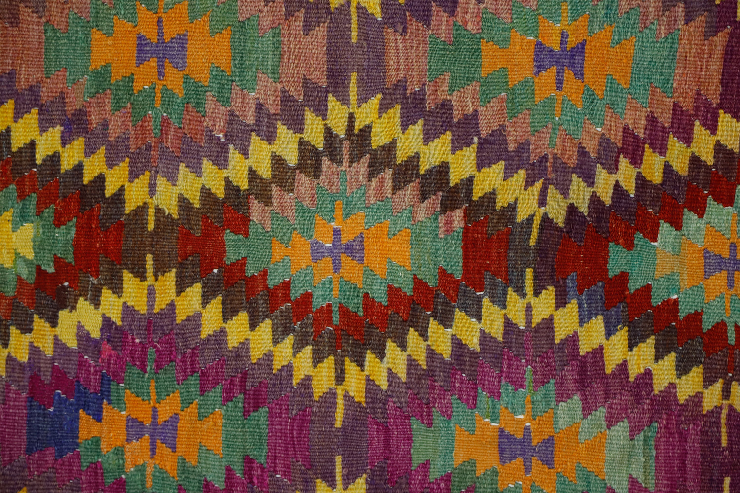Kumluova / 5x8 Multi-Color Oriental Boho Kilim Rug Close Up