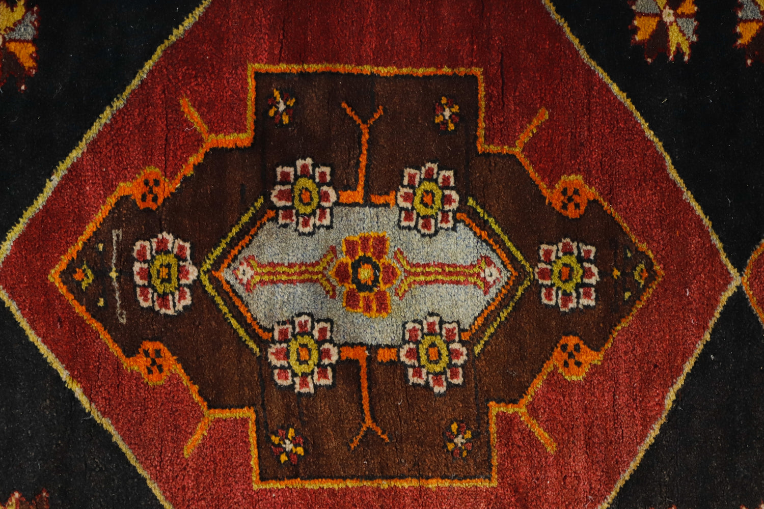 Savcun / 2x12 Oriental Wool Handmade Rug Runner Close Up