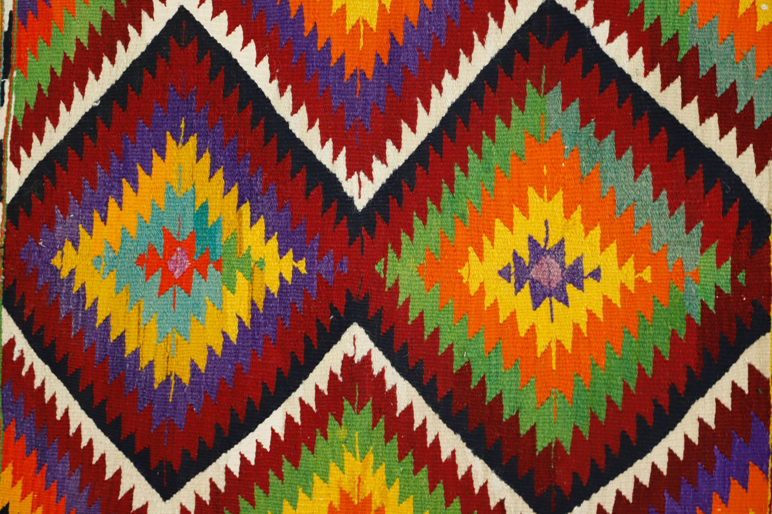 Sirge / 3x3 Bohemian Oriental Area Kilim Rug Close Up