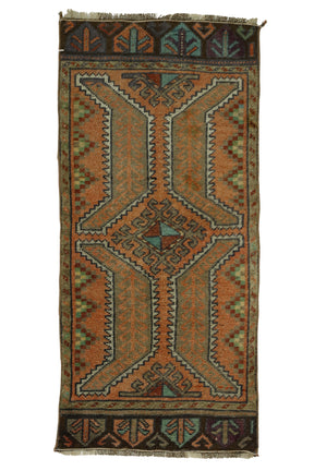 Sultanhan / 1x3 Wool Vintage Turkish Rug Front Side