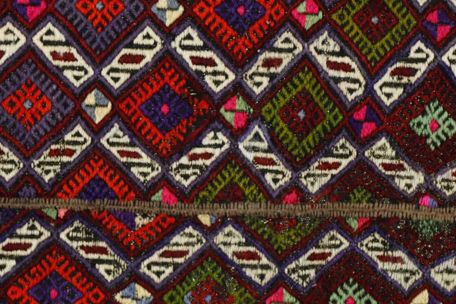 Tepecik / 6x7 Vintage Bohemian Area Kilim Rug Close Up